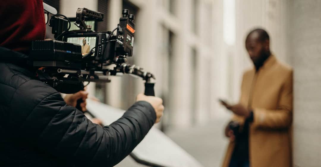 5 Najlepszych Szkół Dziennikarskich w Polsce: Kompletny Przewodnik