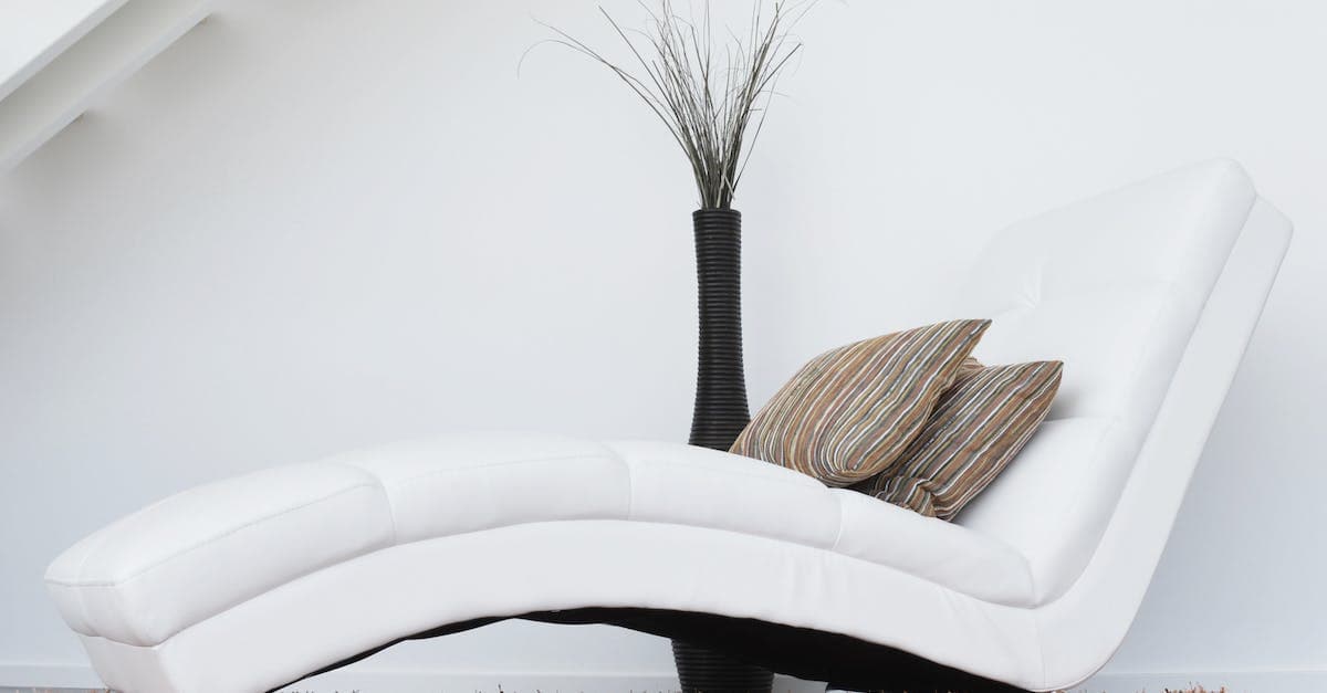 Poduszki na krzesła do kuchni, salonu i sypialni - wygoda i styl wnętrz